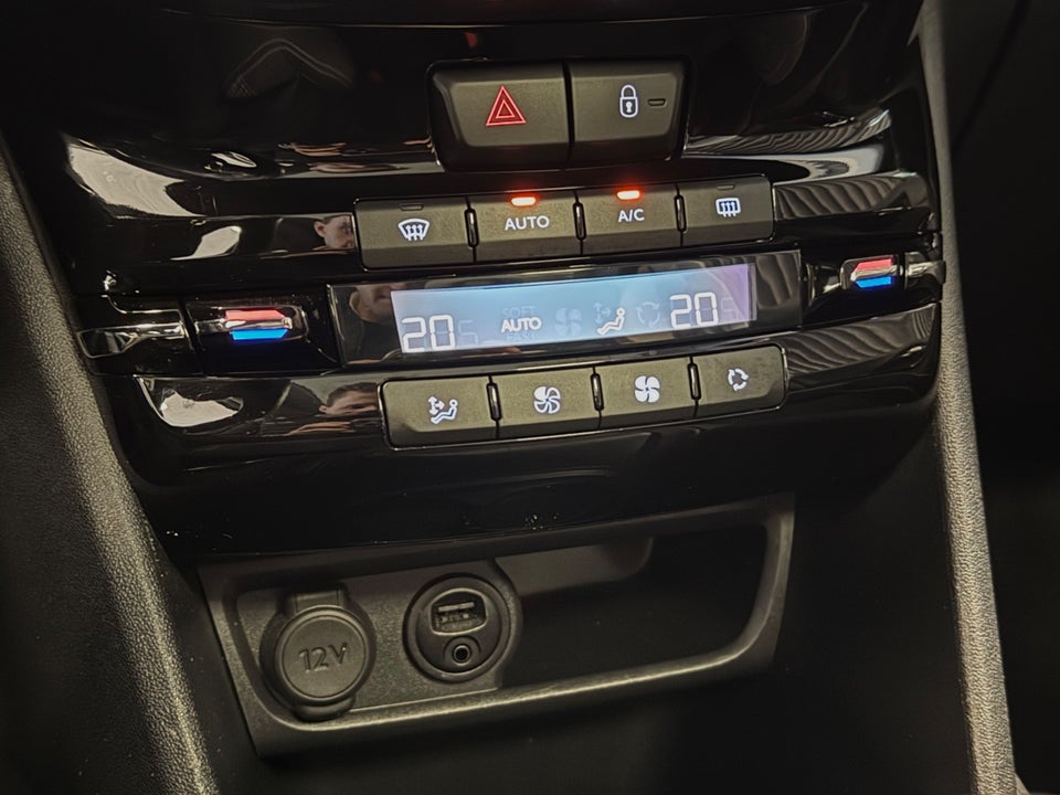 Peugeot 208 1,6 BlueHDi 100 Allure Sky 5d