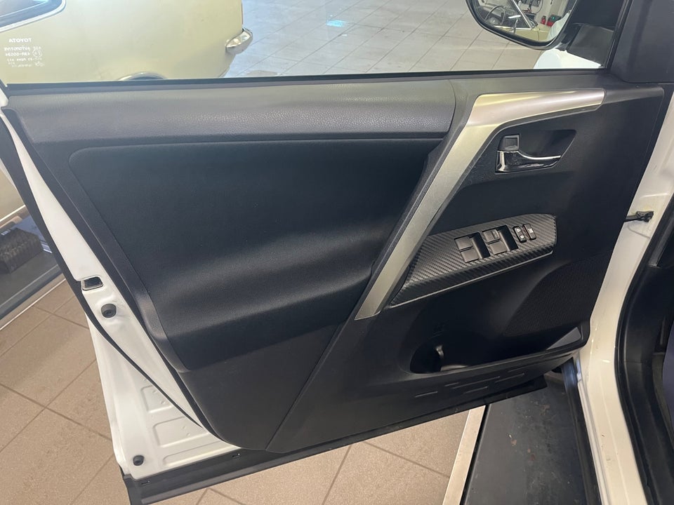 Toyota RAV4 2,0 D-4D T2+ 5d