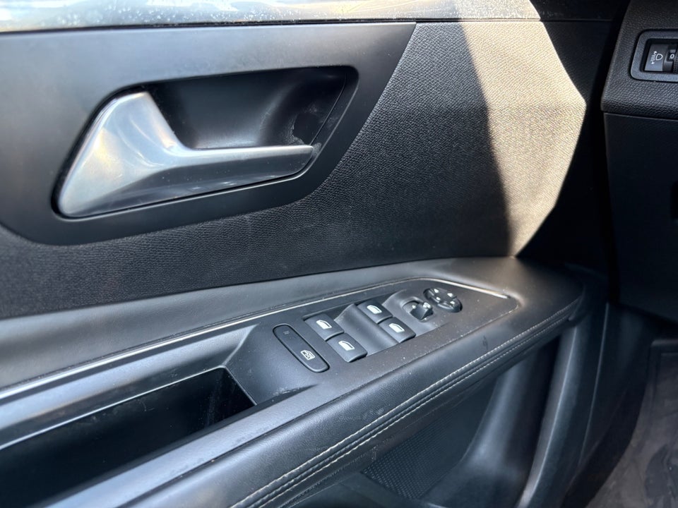 Peugeot 3008 1,6 BlueHDi 120 Allure 5d