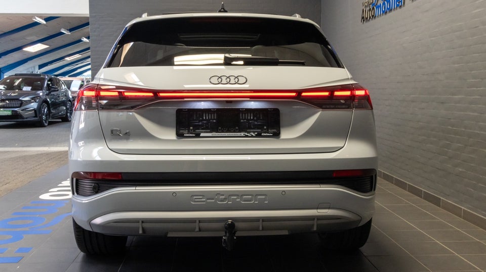 Audi Q4 e-tron 40 S-line 5d
