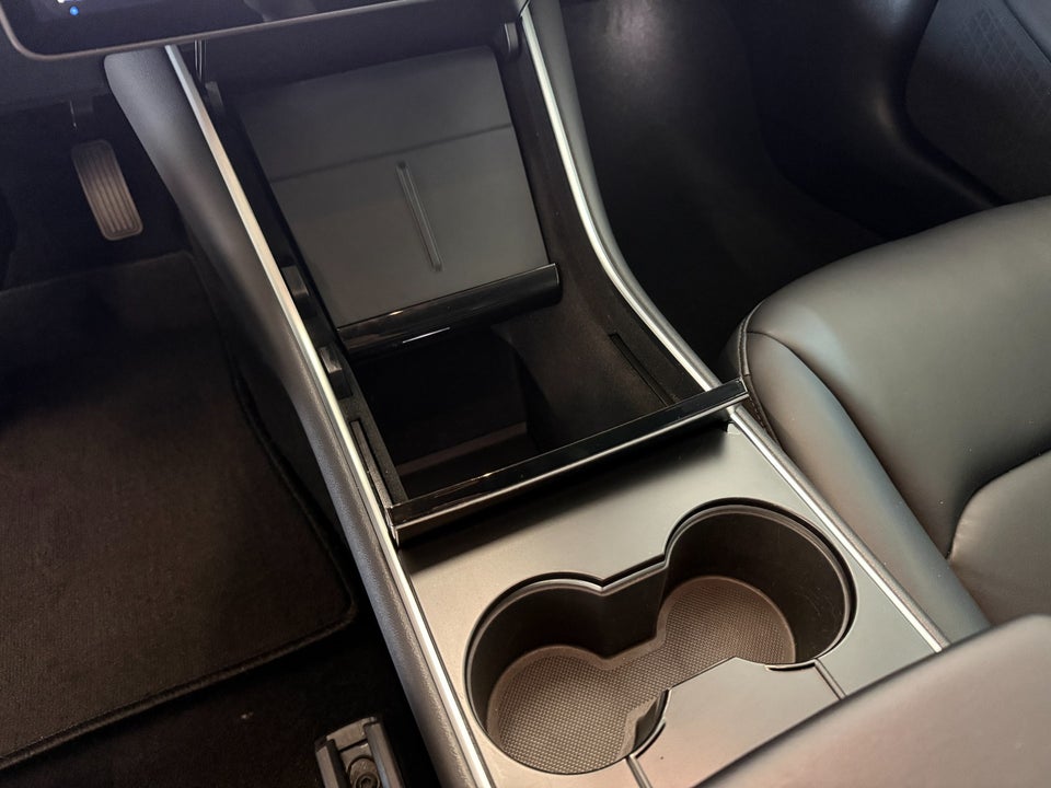 Tesla Model 3 Long Range AWD 4d
