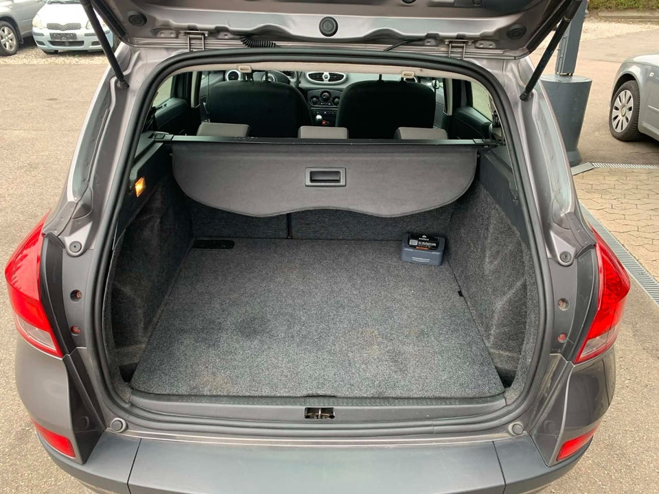 Renault Clio III 1,2 16V Authentique Sport Tourer 5d