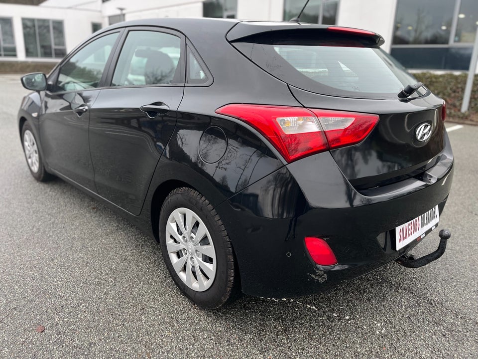 Hyundai i30 1,6 GDi Style Eco 5d