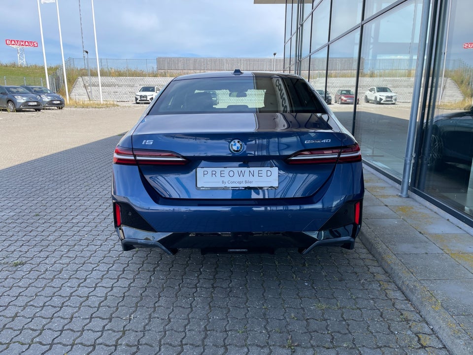 BMW i5 eDrive40 M-Sport 4d