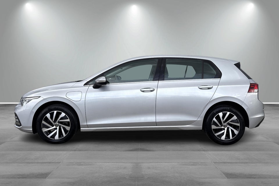 VW Golf VIII 1,4 eHybrid DSG 5d