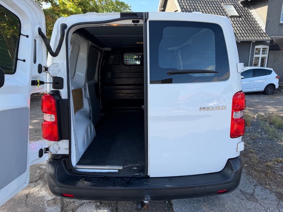 Toyota ProAce 2,0 D 180 Medium Comfort aut. 6d