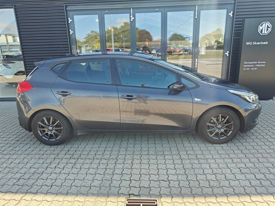 Kia Ceed 1,4 CVVT Style 5d