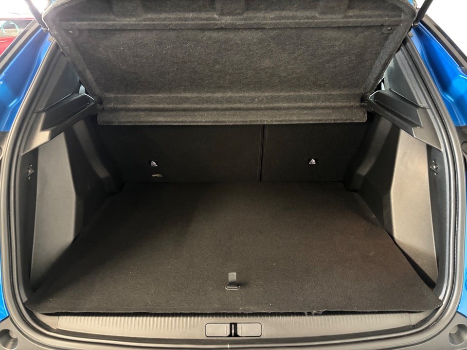 Peugeot e-2008 50 GT 5d