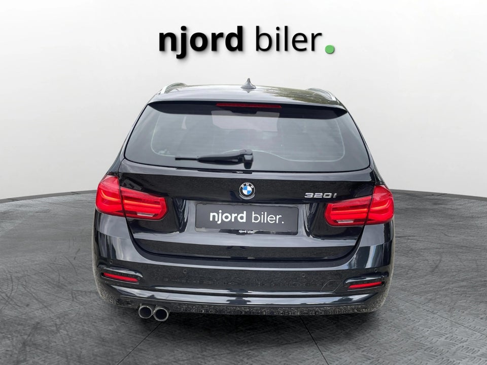 BMW 320i 2,0 Touring aut. 5d