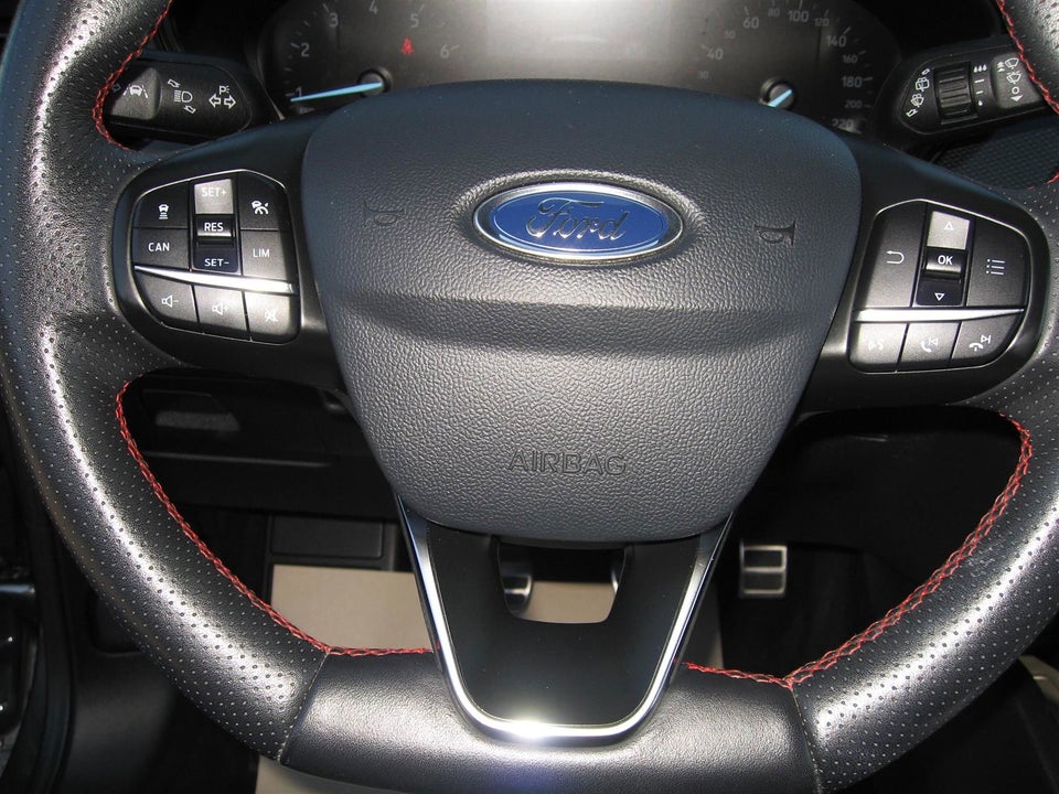 Ford Focus 1,0 EcoBoost ST-Line stc. 5d