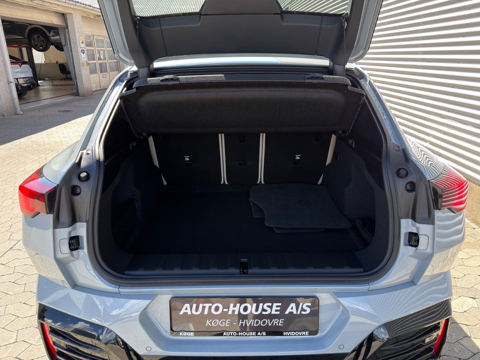 BMW iX2 eDrive20 Fully Charged M-Sport 5d