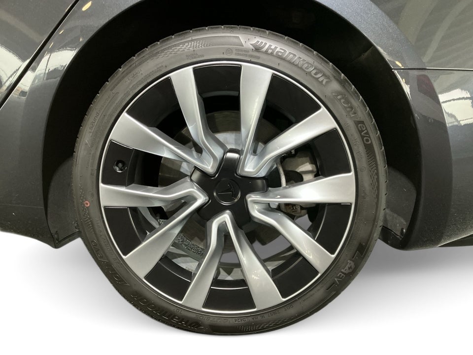 Tesla Model 3 RWD 4d