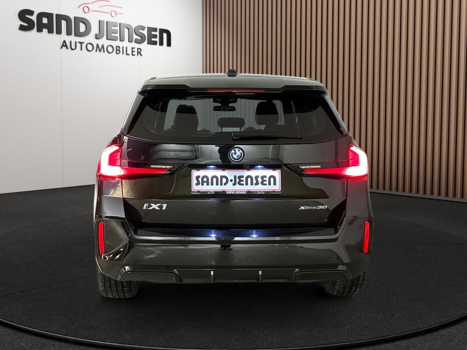 BMW iX1 xDrive30 M-Sport Premium 5d