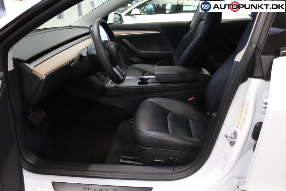 Tesla Model 3 Long Range AWD 4d