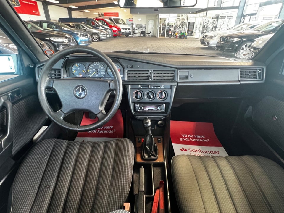 Mercedes 190 E 2,6  4d