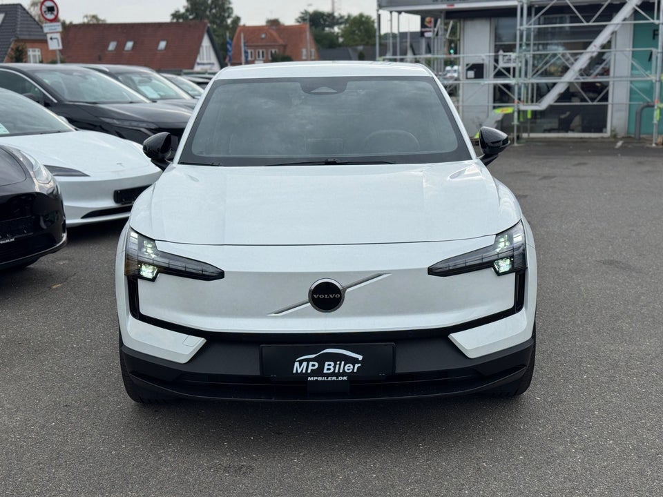 Volvo EX30 Standard Range Plus 5d
