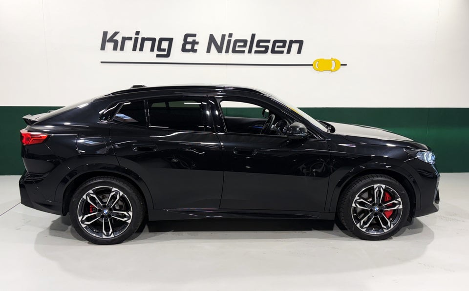 BMW iX2 xDrive30 M-Sport 5d