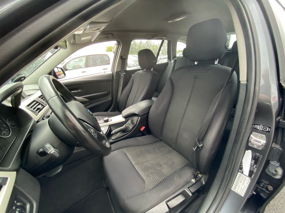 BMW 330d 3,0 Touring aut. 5d