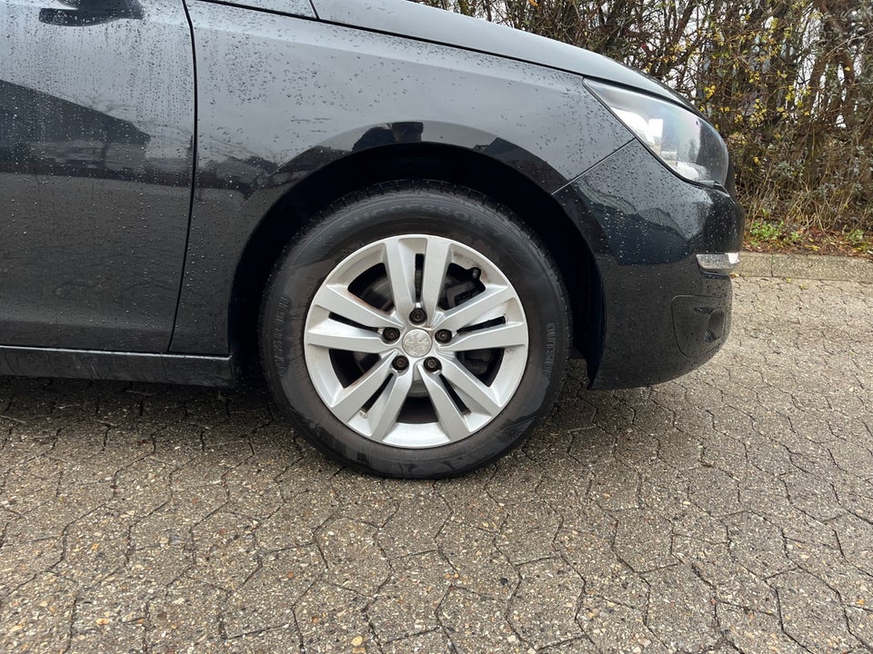 Peugeot 308 1,2 e-THP 130 Allure SW 5d