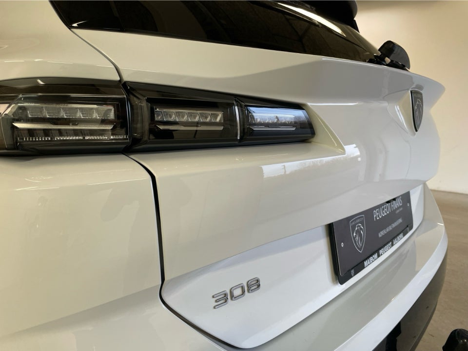Peugeot 308 1,5 BlueHDi 130 Allure Pack SW EAT8 5d