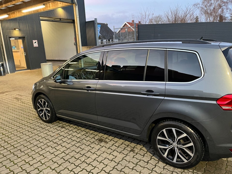 VW Touran 1,6 TDi 115 IQ.Drive DSG 7prs 5d