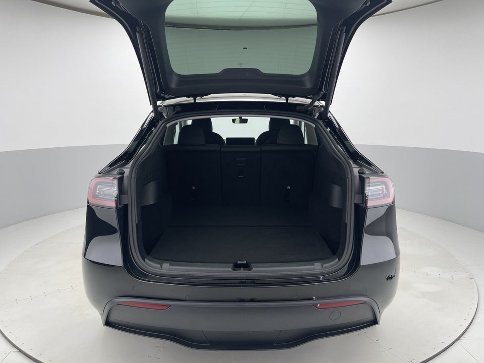 Tesla Model Y Long Range AWD 5d