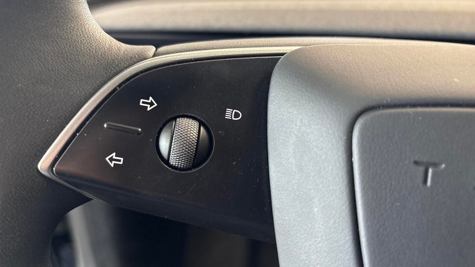 Tesla Model 3 Long Range AWD 4d