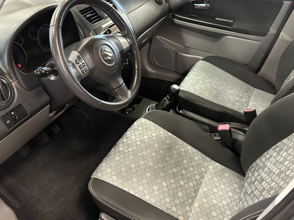 Suzuki SX4 1,6 CombiBack GLX 5d