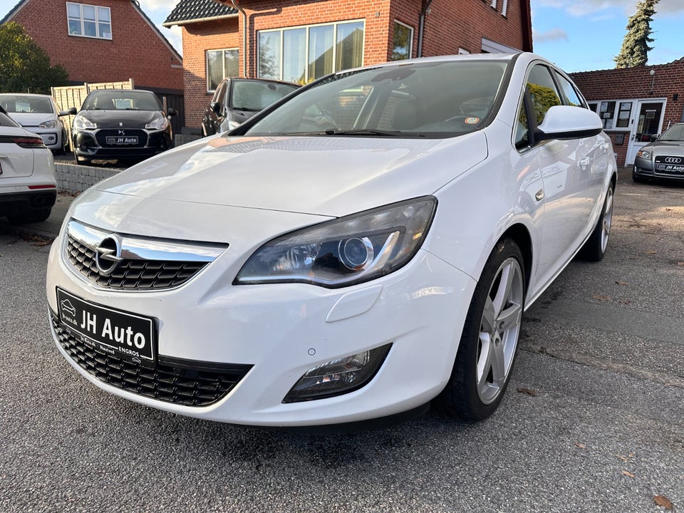 Opel Astra 1,6 T 180 Sport 5d