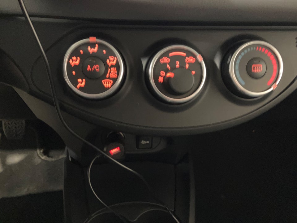 Toyota Yaris 1,0 VVT-i T2 5d