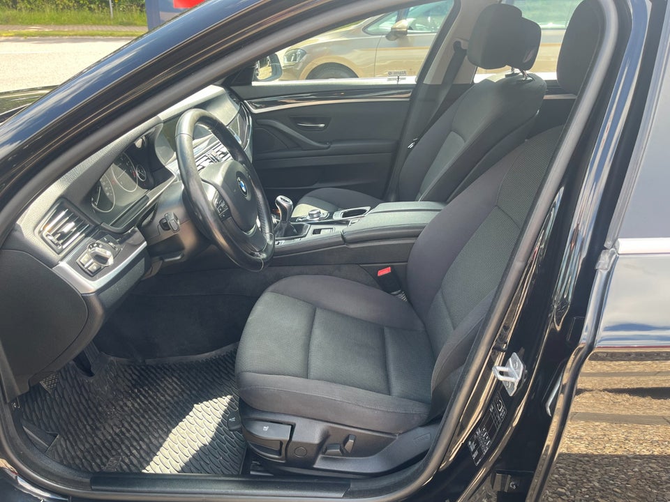 BMW 520i 2,0 Touring 5d
