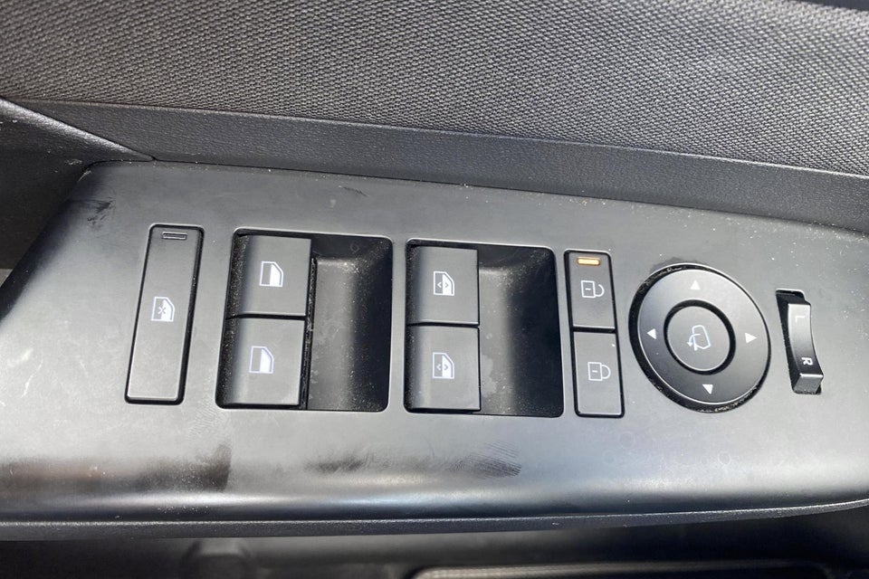 Hyundai Kona 48 EV Essential 5d