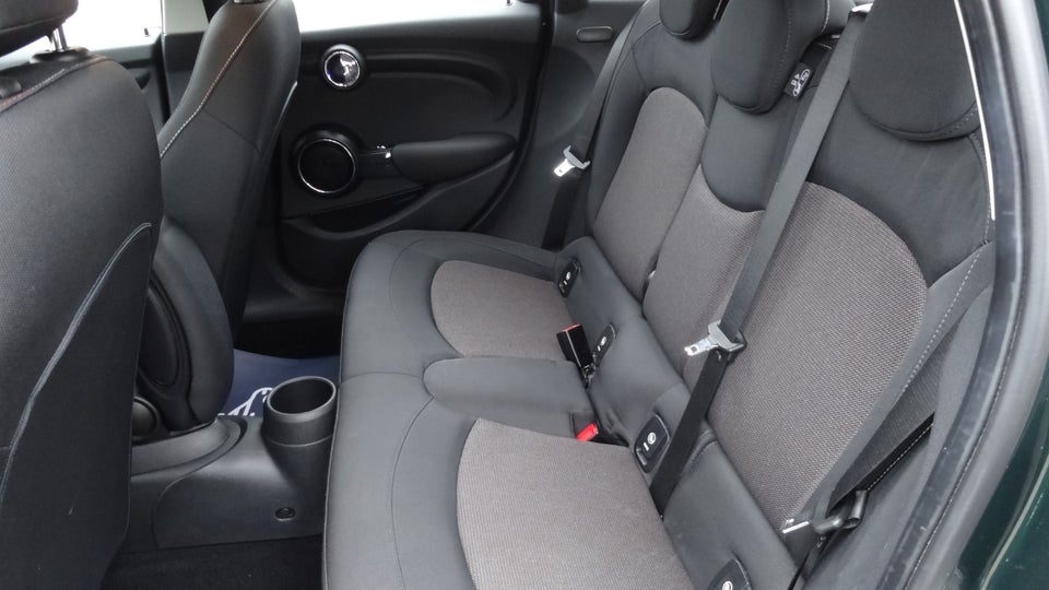 MINI Cooper 1,5 Essential Edition 5d