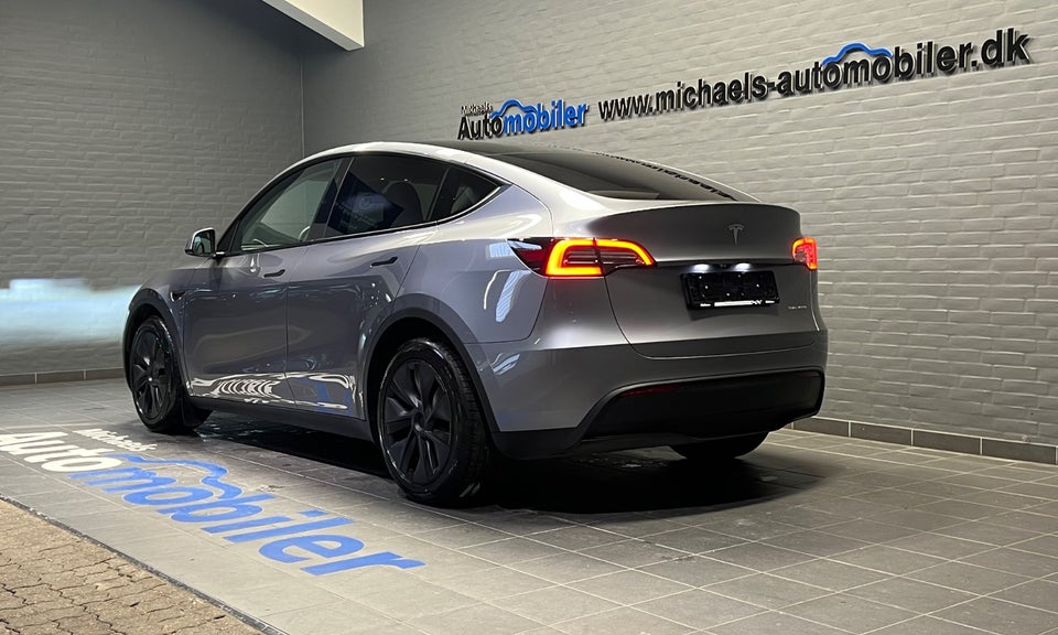 Tesla Model Y Long Range AWD 5d