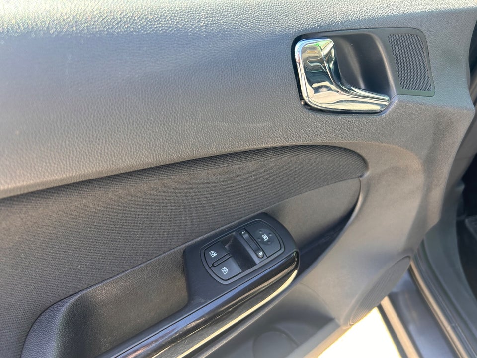 Opel Corsa 1,2 16V Cosmo 5d