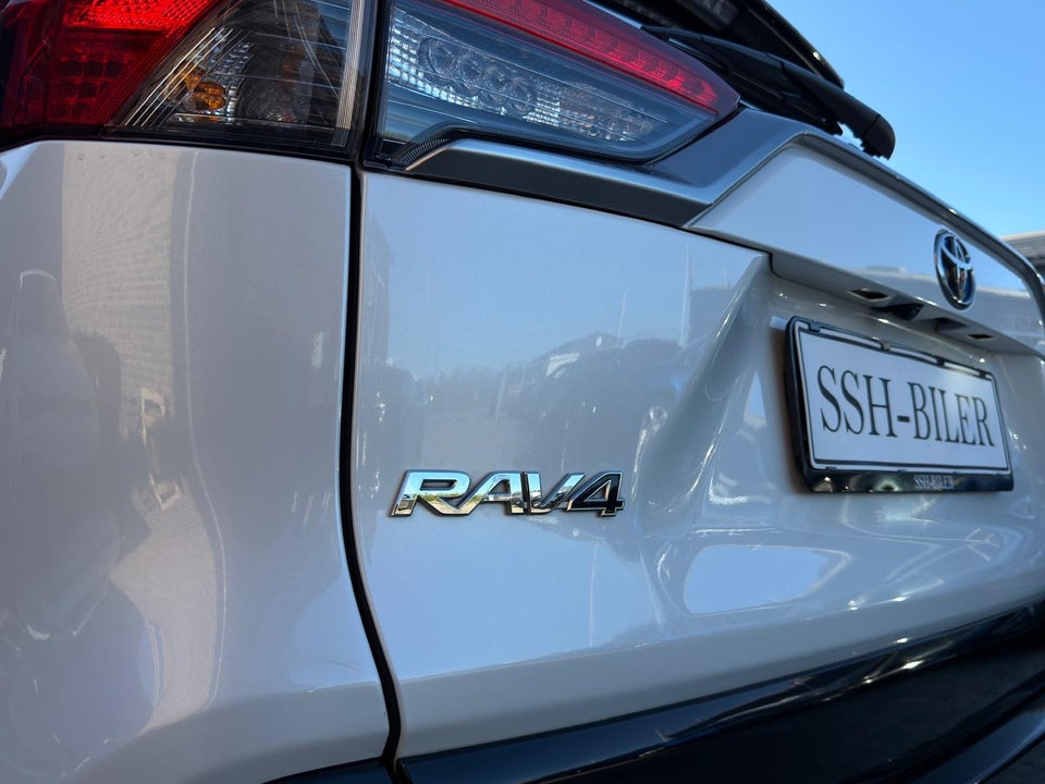 Toyota RAV4 2,5 Hybrid H3 Style MDS 5d