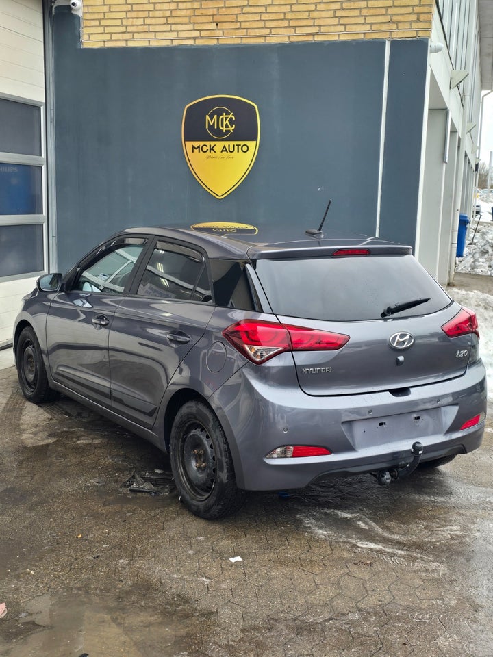Hyundai i20 1,25 Premium 5d