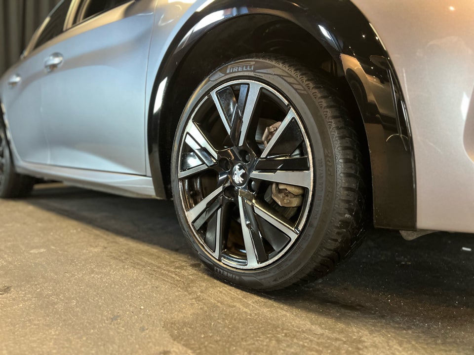 Peugeot e-208 50 GT 5d