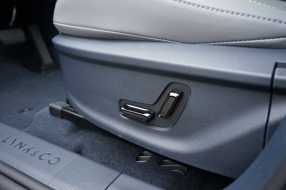 Lynk & Co 02 More 5d