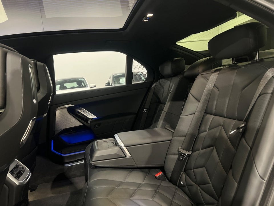 BMW i7 xDrive60 M-Sport 4d