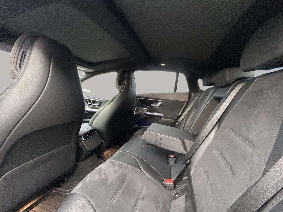 Mercedes EQE350 AMG Line 4Matic 4d