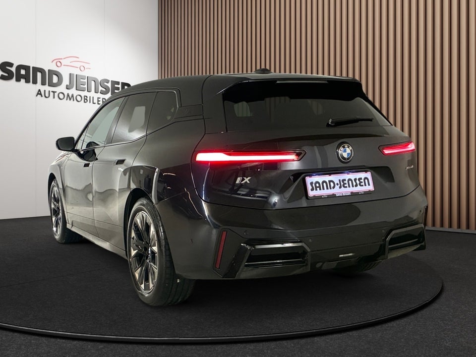 BMW iX xDrive45 M-Sport 5d
