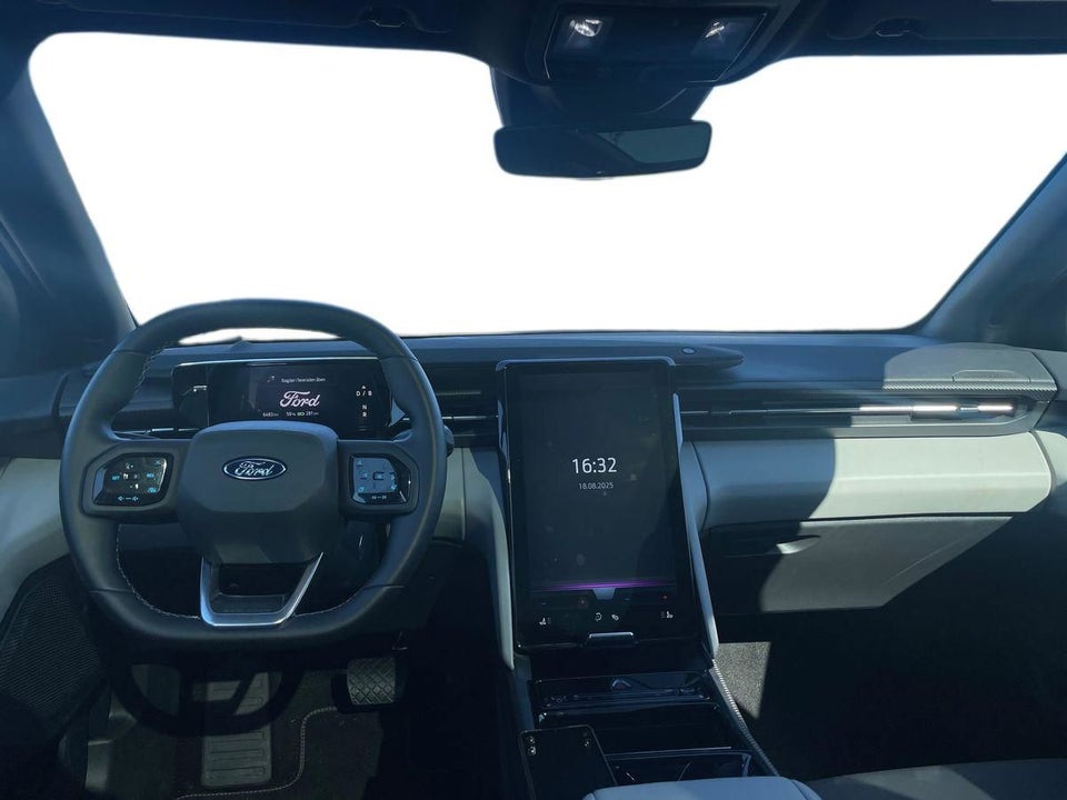 Ford Explorer 82 Premium Extended Range 5d