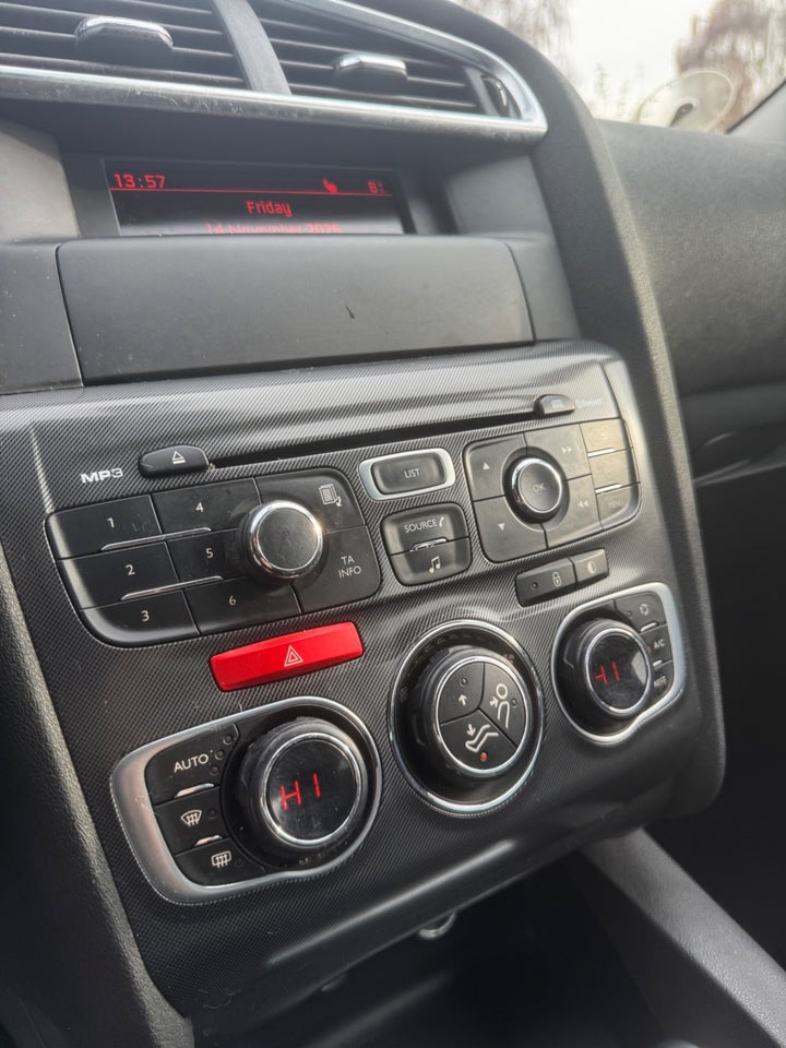 Citroën C4 1,6 e-HDi 115 Seduction 5d