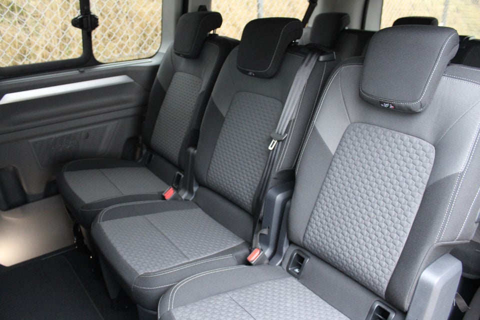 VW e-Caravelle Life SWB