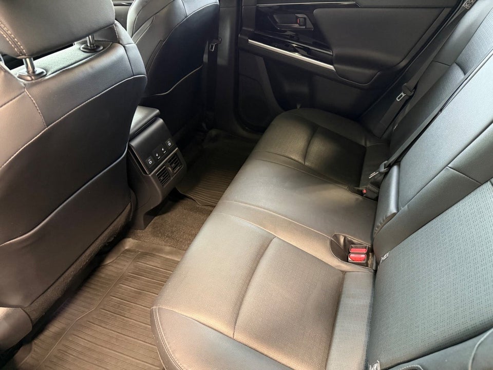 Toyota bZ4X Executive 5d