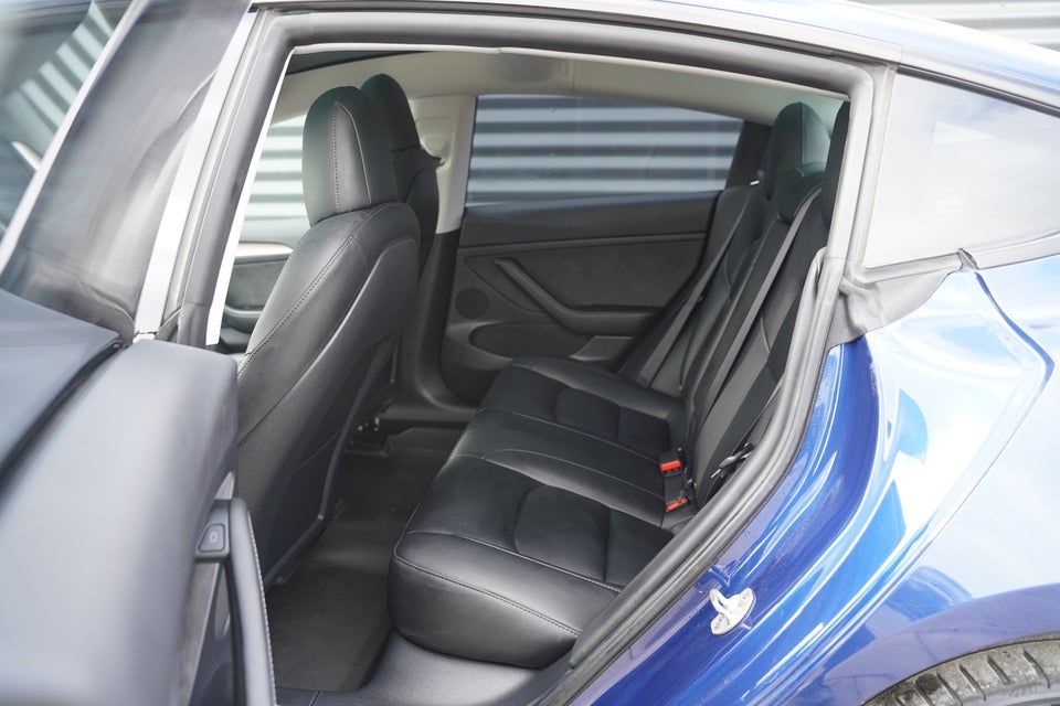 Tesla Model 3 RWD 4d