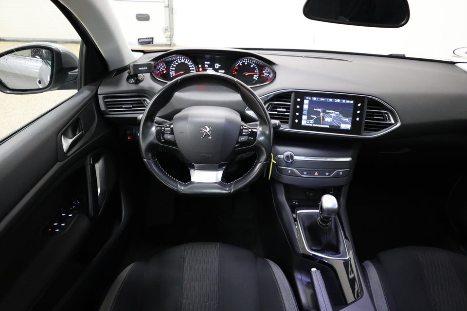 Peugeot 308 1,6 BlueHDi 120 Style Sky 5d