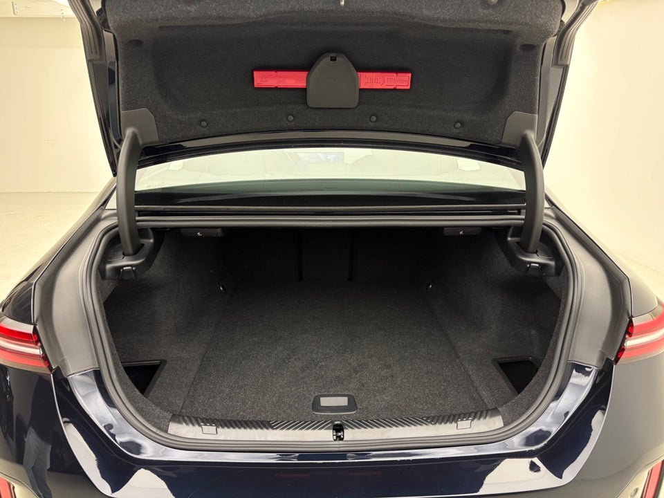 BMW i5 eDrive40 M-Sport 4d