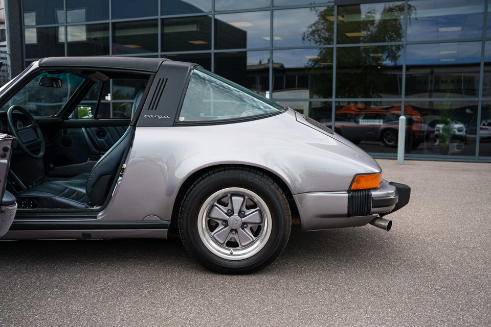 Porsche 911 3,2 Carrera Targa Commemorative Edition 2d
